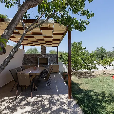 Marina Villa, A Nature Inspiring Retreat *